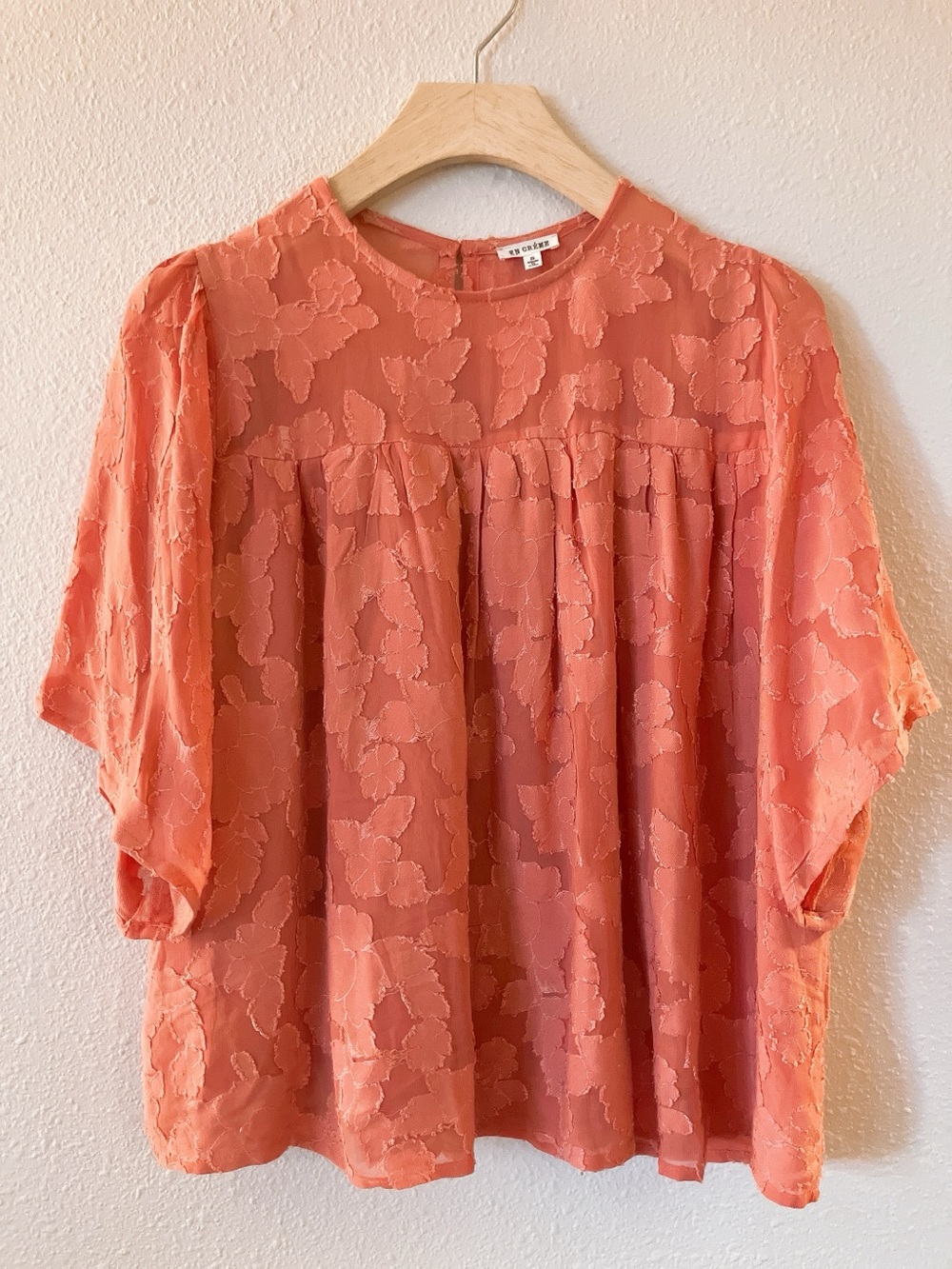 Evereve En Crème floral jacquard babydoll Puff Sleeve Coral Blouse Small Flowy - Picture 2 of 10